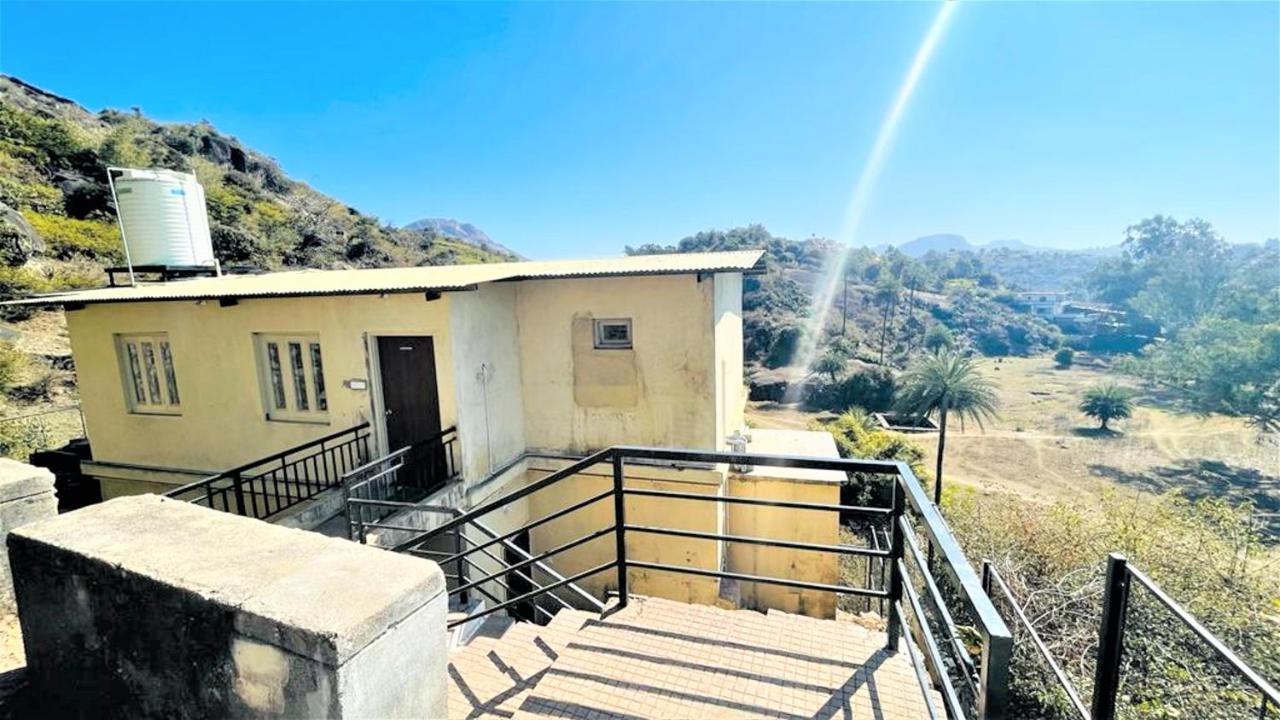 Bed and Breakfast SHIKHAR BUNGLOW - A Stunning Valley View Bungalow in Mount Abu Exterior foto