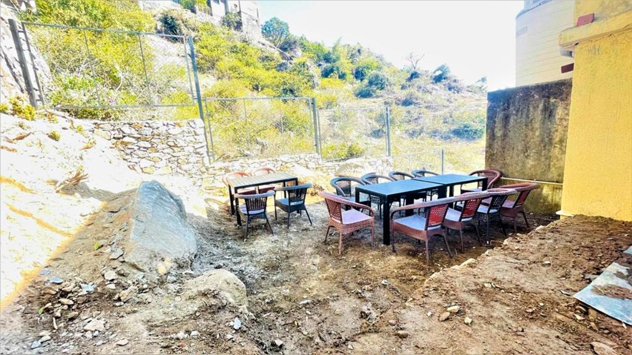 Bed and Breakfast SHIKHAR BUNGLOW - A Stunning Valley View Bungalow in Mount Abu Exterior foto