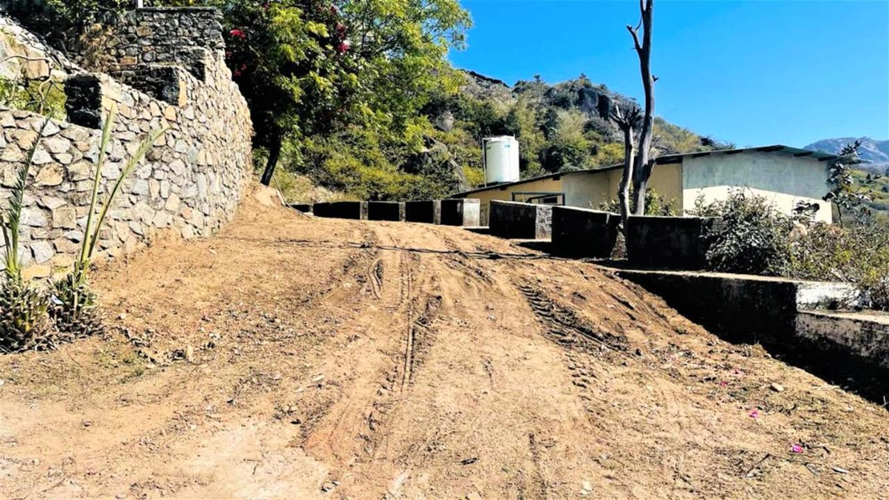 Bed and Breakfast SHIKHAR BUNGLOW - A Stunning Valley View Bungalow in Mount Abu Exterior foto