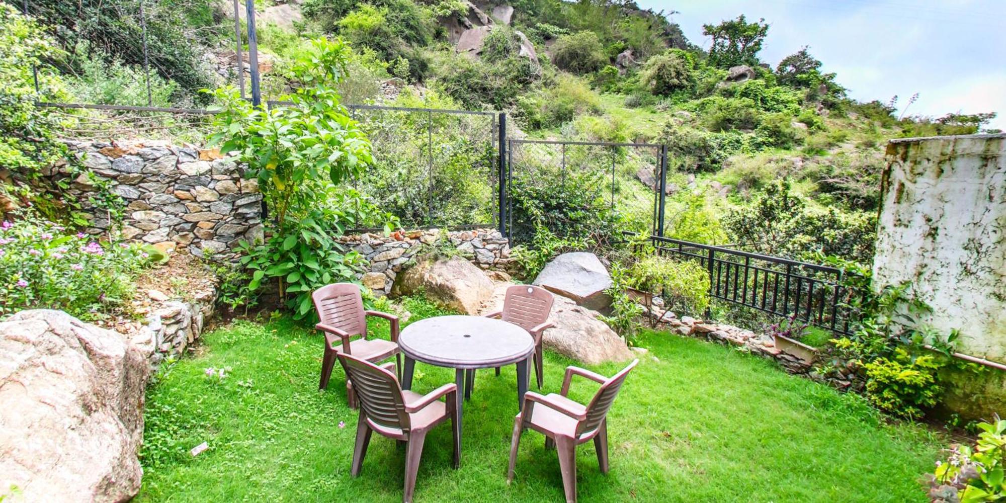 Bed and Breakfast SHIKHAR BUNGLOW - A Stunning Valley View Bungalow in Mount Abu Exterior foto